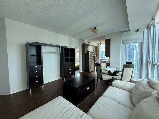 For Lease - 18 Harbour Street Unit# 2105, Toronto, Ontario - Photo 1
