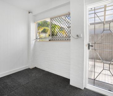 Charming Duplex in Amazing Location! - Photo 5