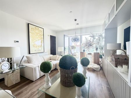 1 Bedroom Apartment To Let - Photo 3