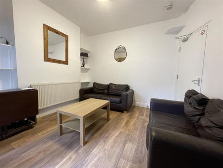 4 bedroom terraced house to rent - Photo 2