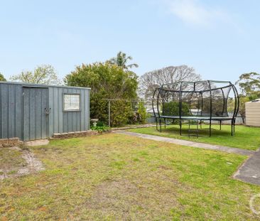 Open the Door to Family-Friendly Living in Aberfoyle Park - Photo 4