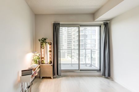 For Lease - 2220 Lakeshore Boulevard Unit# 1203, Toronto, Ontario - Photo 3