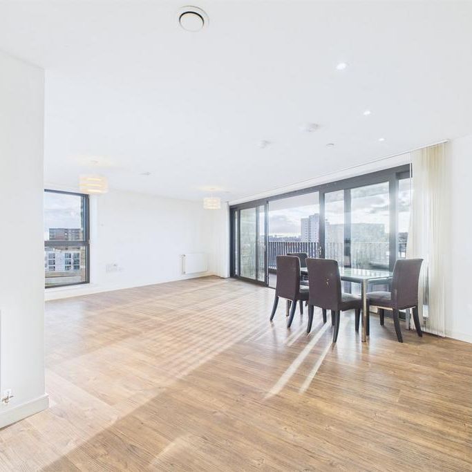 3 bedroom flat to rent - Photo 1