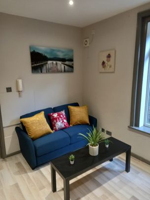 2 Bed Flat, London Road, RG1 - Photo 1