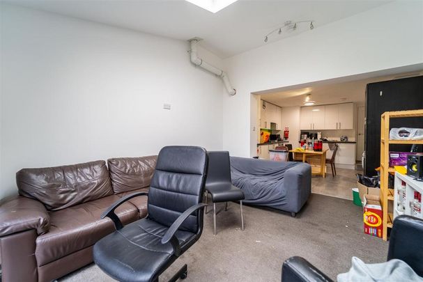 5 bedroom house to rent - Photo 1