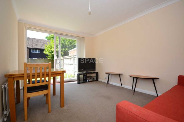 Courts Road, Reading RG6 7DJ - Photo 1