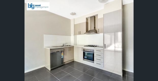 2 Bedroom Ground Floor Apartment With Courtyard! - Photo 1