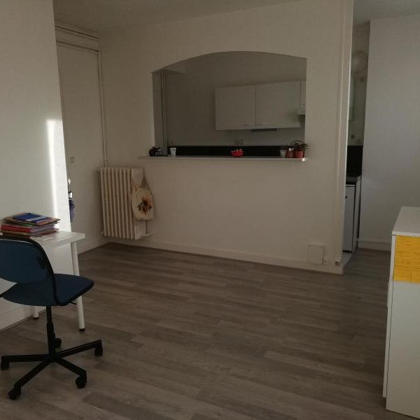 Location appartement 1 pièce 22.76 m2 à Tours - Photo 1