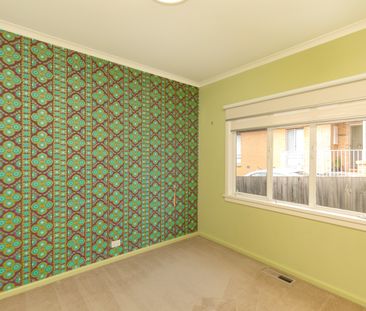 81 Heathfield Rise, Box Hill North VIC 3129 - House For Rent | Domain - Photo 4