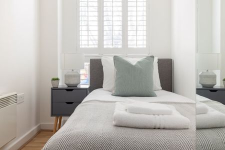 2 Bed Flat, Altima Court, SE22 - Photo 2