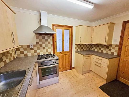 Long Row, Blaenllechau, Ferndale, CF43 - Photo 1