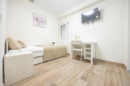 Avinguda de la Plata, Valencia, Valencian Community 46013 - Photo 3