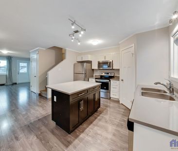 3 Bedroom Townhouse Condo in Stonebridge - Photo 3