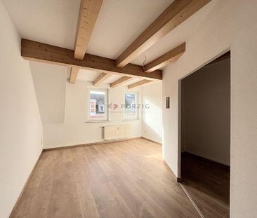 Wohnkomfort unter dem Dach – Dachgeschosswohnung mit Tageslichtbad - Foto 1