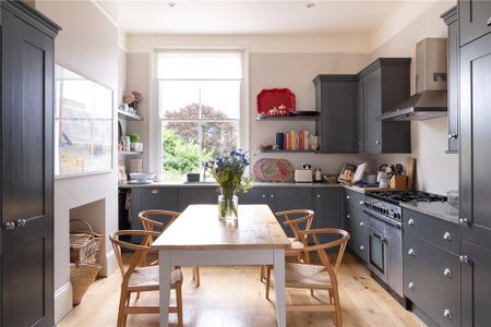 3 bedroom apartment to rent - Photo 5