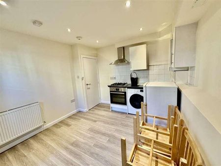 Platinum Court, Cephas Avenue, Stepney Green, London, E1 - Photo 3