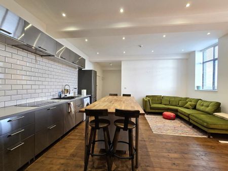 2 bedroom flat to rent - Photo 2