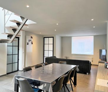 Moderne stadwoning met 2 slaapkamers, koer en garage. - Photo 1