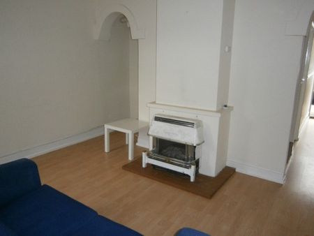 3 Bed Student House To Let - Photo 2