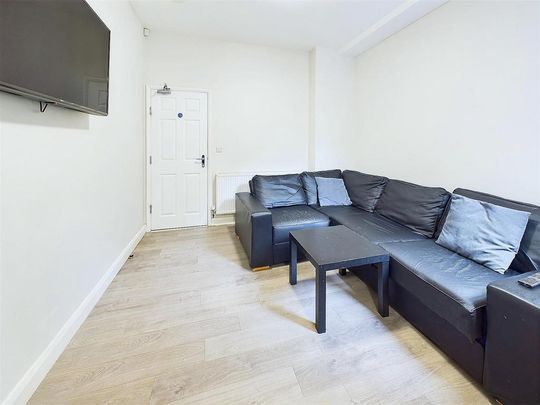 4 bedroom detached house to rent - Photo 1