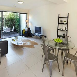 Stylish Townhouse Living in a Prime Brunswick Location - Photo 2