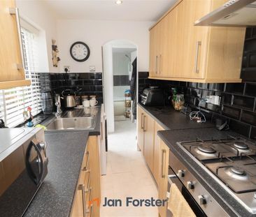 2 Bedroom House - Photo 5