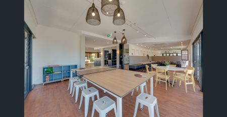 Fully Furnished One Bedroom Studio Available! All Bills Inc! Scarborough Beach! - Photo 2