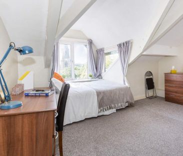 6 bedroom flat to rent - Photo 1