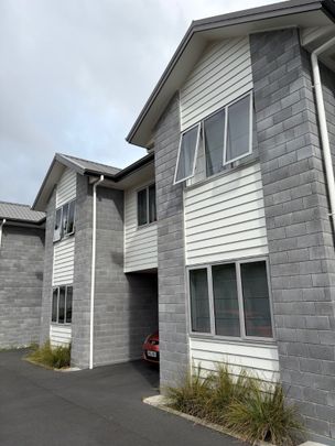 Brand New Studio Townhouse – Fully Furnished & All Utilities Included! - Photo 1