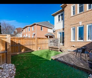 For Lease - 114 Fellowes Crescent, Hamilton, Ontario - Photo 2