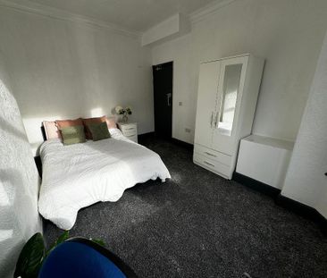 4 bedroom terraced house to rent - Photo 6