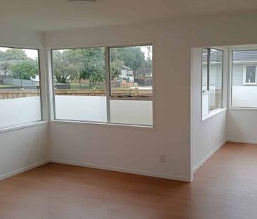 3 Bedroom + Triple garage - Rosehill Papakura - Photo 1