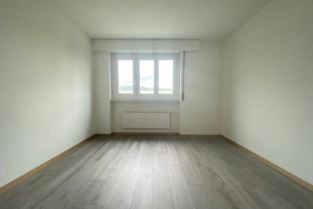 Appartement rénové de 4.5 pièces avec balcon - Foto 2