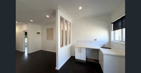 Excellent Location - Photo 5