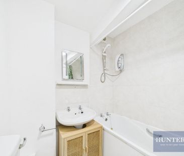 1 bedroom Flat To Let - Photo 5