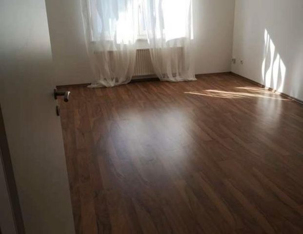 2,5 Zimmer mit Balkon und Einbauküche - Photo 1