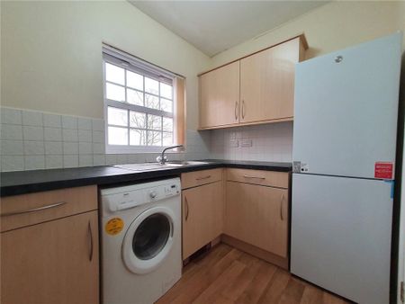2 bedroom flat to rent - Photo 4