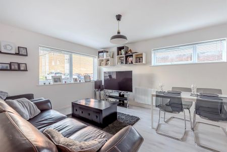 1 bedroom flat to rent - Photo 2