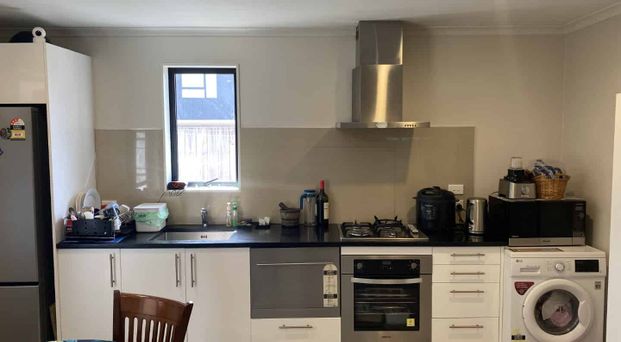 Immaculate Three Bedroom on Vesty - Photo 1