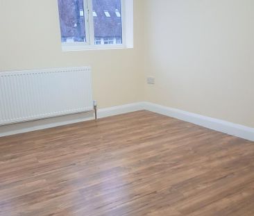 1 bedroom retirement property to rent - Photo 2