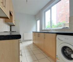 2 BEDROOM House - Terraced - Photo 5