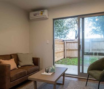 Modern 2BR Townhouse in Mangere East! - Photo 2