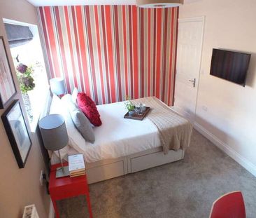 Lacewood Gardens, Reading, Berkshire, RG2 - Photo 2