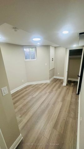 Detached Home For Lease | W9229421 - Photo 3