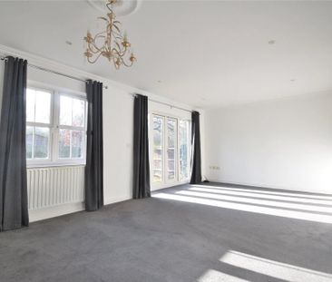 3 bedroom end of terrace house to rent - Photo 3