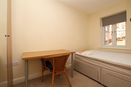 7 bedroom terraced house to rent - Photo 3