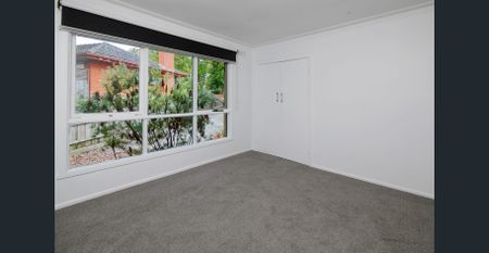 Family home with big backyard - Available 20/12/2025 - Photo 3
