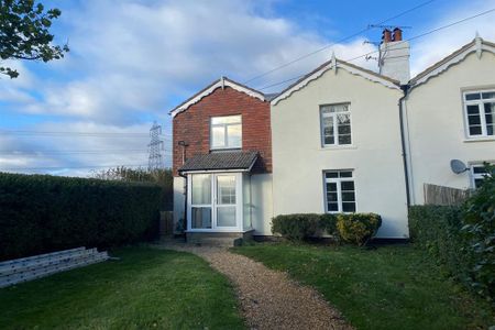 3 bedroom semi-detached house to rent - Photo 5