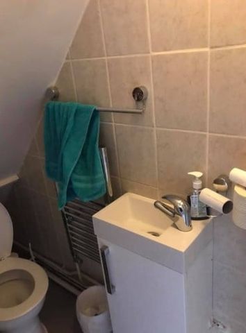 Room in a Shared Flat, Frensham Drive, SW15 - Photo 3