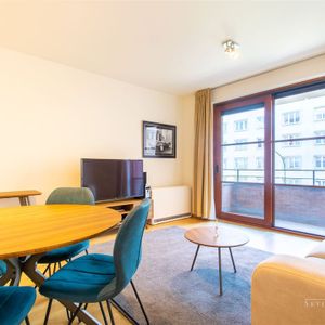 Appartement te huur in Oudergem voor € 1.200 met 1 slaapkamer - Photo 2